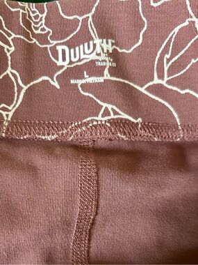 Duluth Trading Co Women's Floral Skort in Dusty Rose and Cream